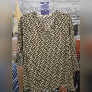 Unbranded- V-Neck Geometric Pattern Beige Black top (NWOT)3/4 Sleeves